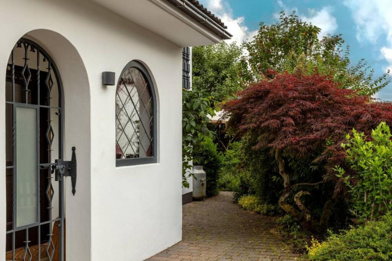 Adenauer Zwoelf - Das 5 Sterne Ferienhaus Mit Sauna Und Garten Am Eifelsteig Kerpen  Exterior foto